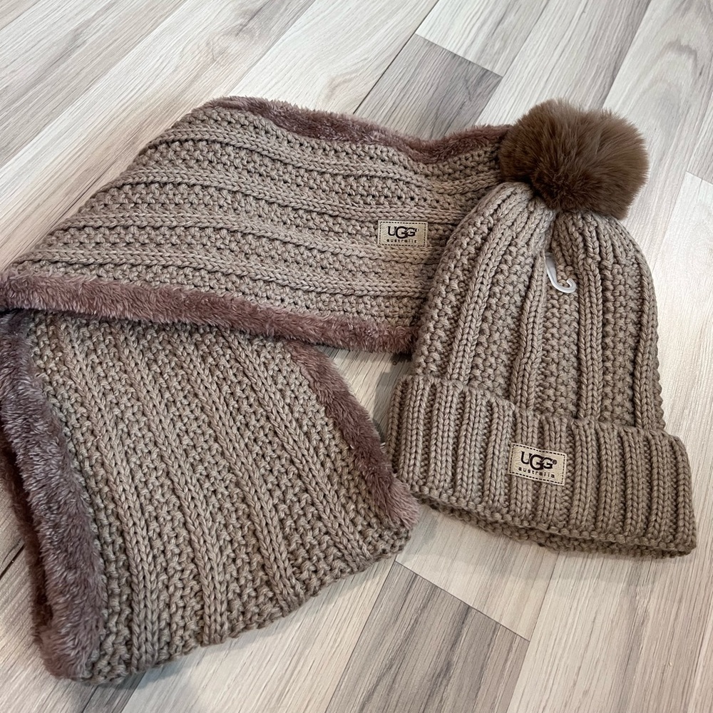 Ugg hat and scarf set!!!!
